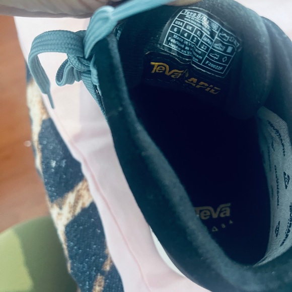 Teva  Women's Remember  Commute Lace Up shoes/boots, high top sneakers. NWOB - Picture 9 of 14